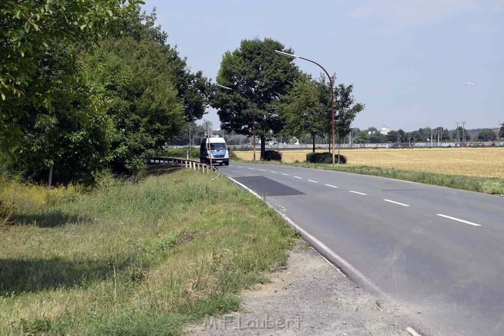 Schwerer Krad Pkw Unfall Koeln Porz Libur Liburer Landstr (Krad Fahrer nach Tagen verstorben) P092.JPG - Miklos Laubert